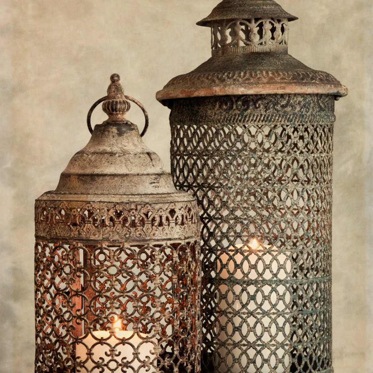 2 Lanterns I Wall Art