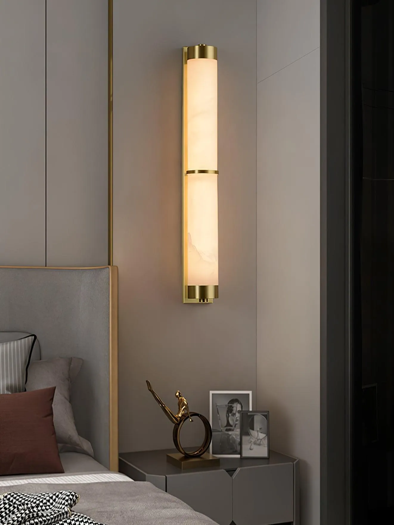 Cylindra Alabaster Brass Wall Light