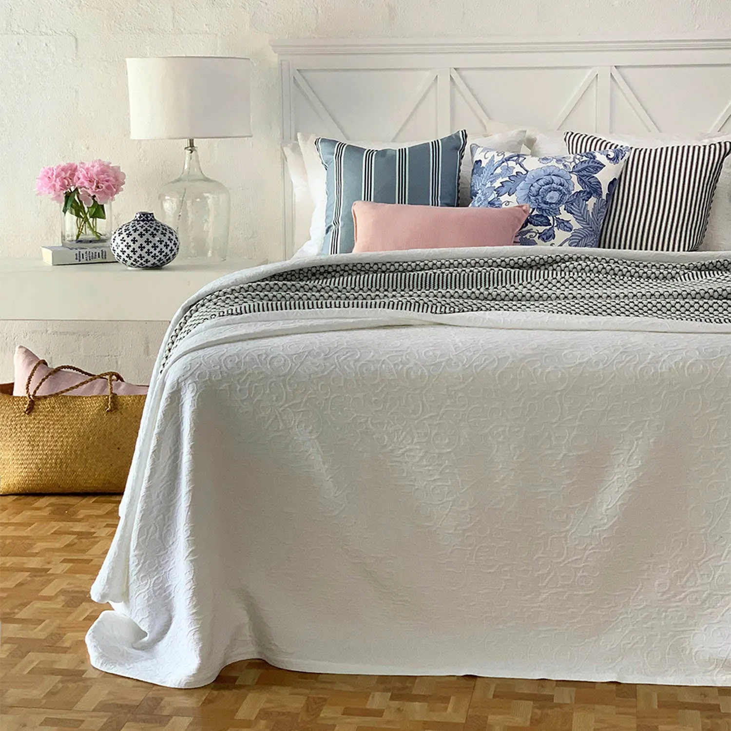 Linensmith Freya Bedspread Set White