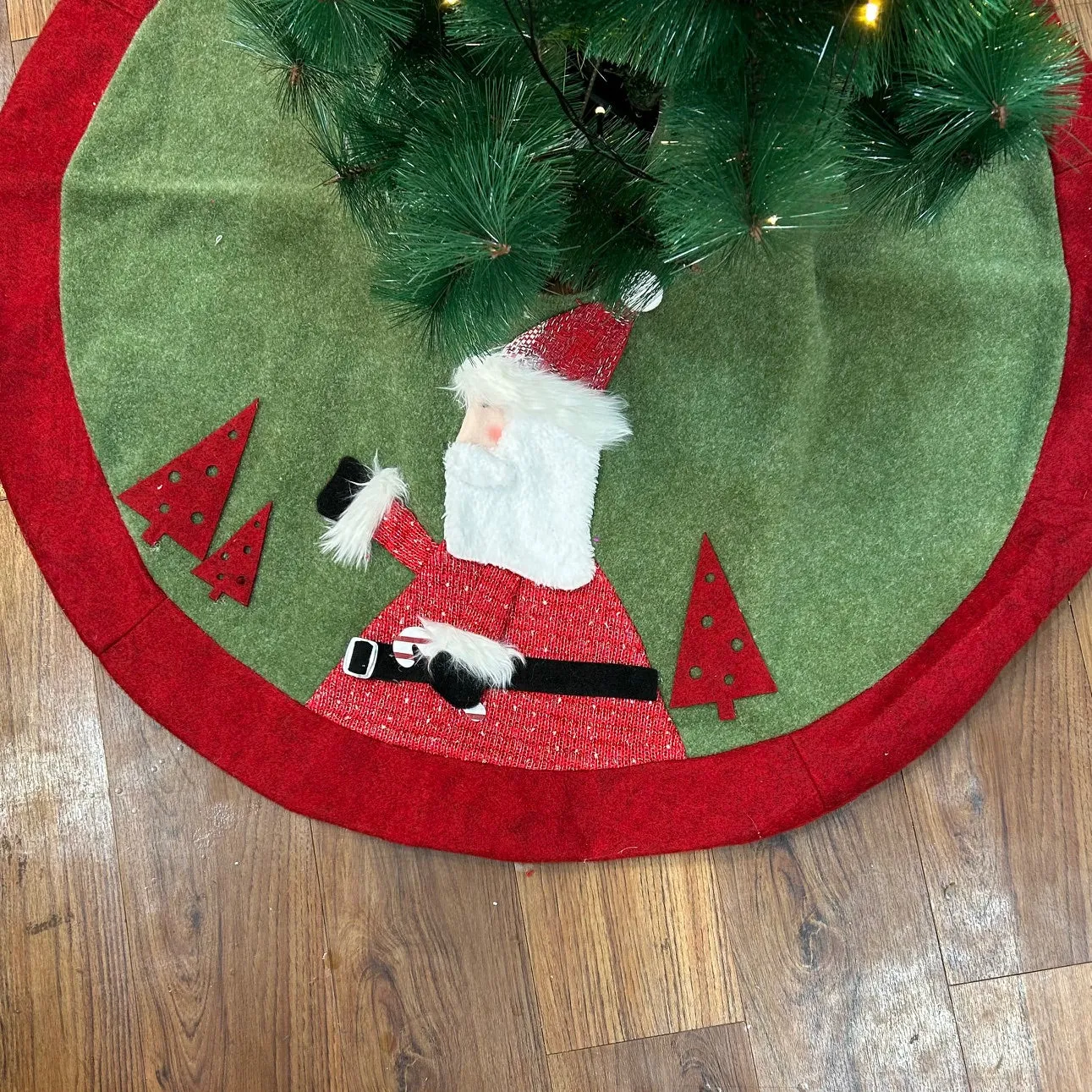 Santa's Winter Wrap - 42" Tree Skirt